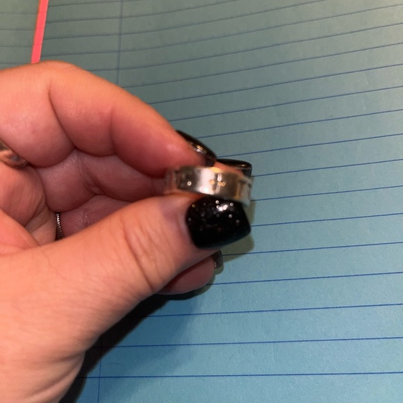 Silver Ring with 'True' Inscription - Picture 4 of 5